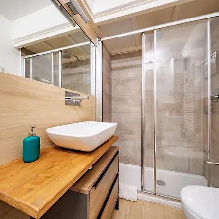 Need Is Loft Μιλάνο